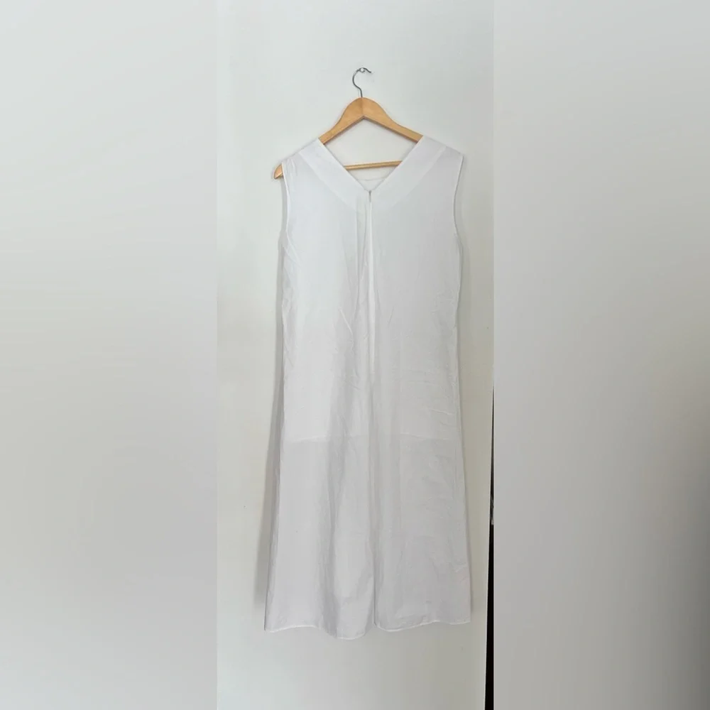 Poete white sleeveless midi dress with gathering on the side - Picture 5 of 10